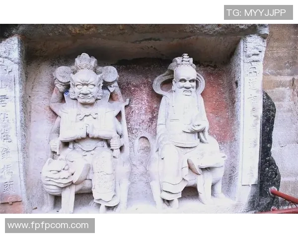 石刻雕塑艺术的历史演变与文化传承探析